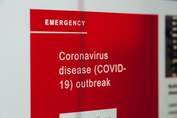 This image has an empty alt attribute; its file name is canva-coronavirus-news-on-screen-photo-by-markus-spiske.jpg